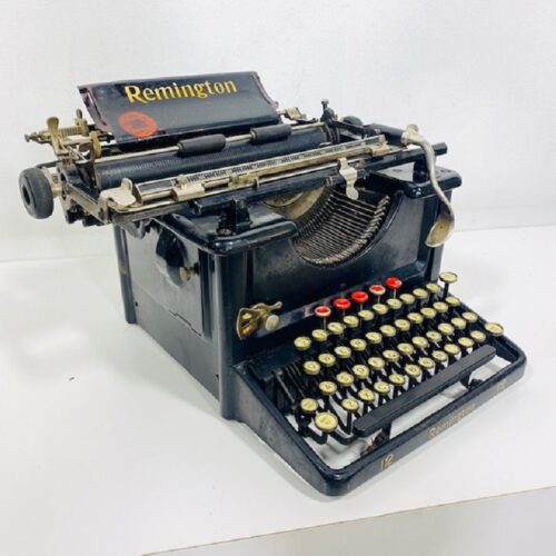 IMG_6914.jpg_vintage_typewriter_prop_remington_nyc