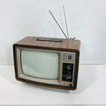 retro tv prop rentals wood